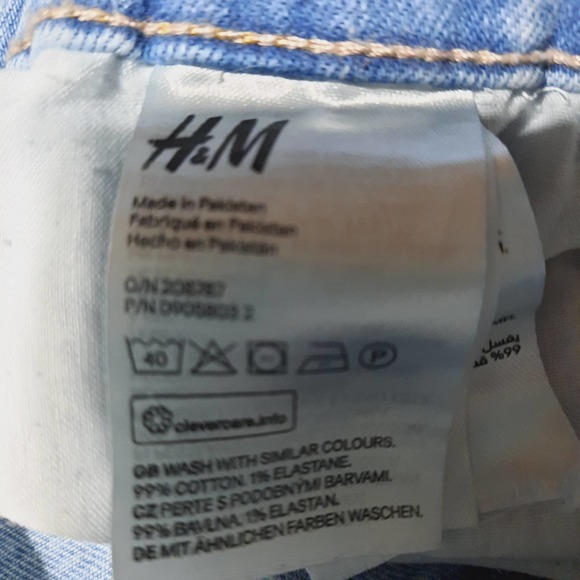H&M Mom Jeans 18‎  Ultra High Waist Distressed Button Closure 5 Pocket - Picture 6 of 7